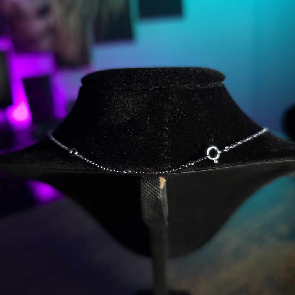 Elegant Silver Necklace with Crystal Accents - Picture 4 of 5